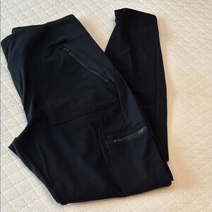 Athleta hybrid cargo in black